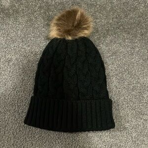 Cable knit winter hat in black